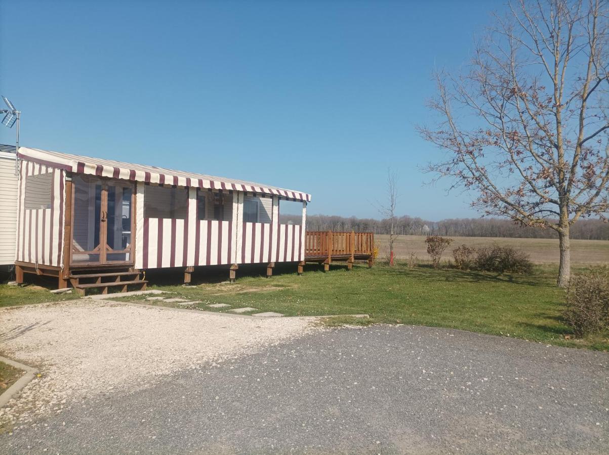 Mobil Home Le Galland De Dugny Onzain Exterior foto